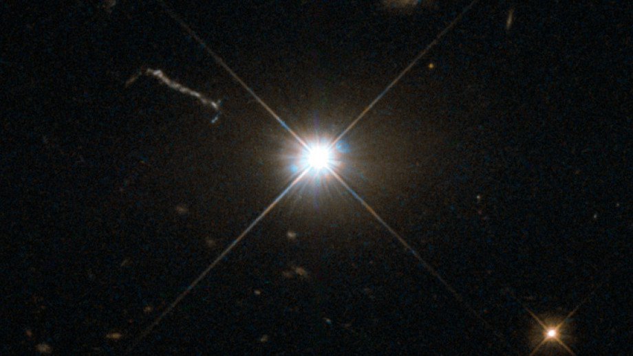 Фото - Астрономы обнаружили самую быстрорастущую черную дыру в известной Вселенной