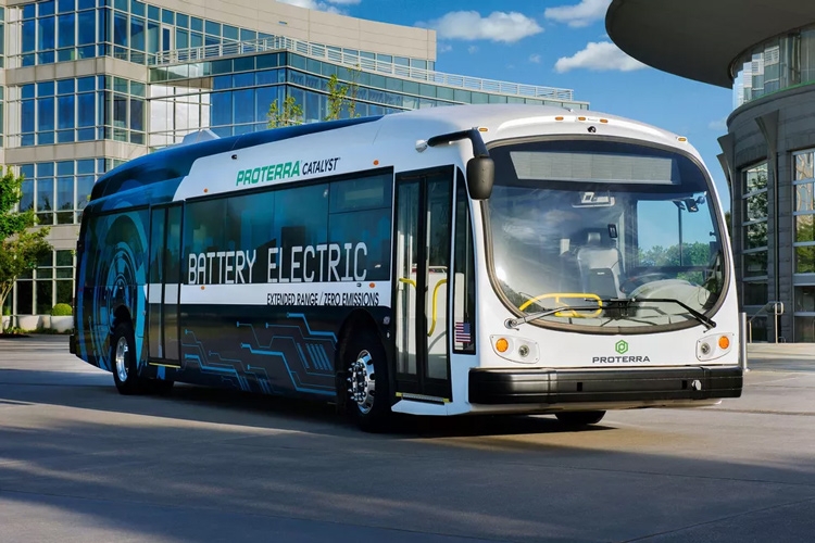 Фото - Bloomberg: через 22 года 80 % автобусов будут полностью электрическими»