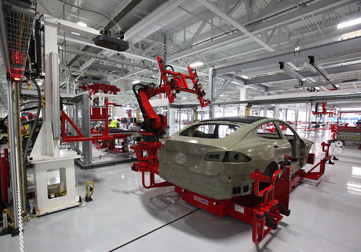 Фото - Эксперты: Tesla повторяет ошибки автомобильной промышленности 80-х