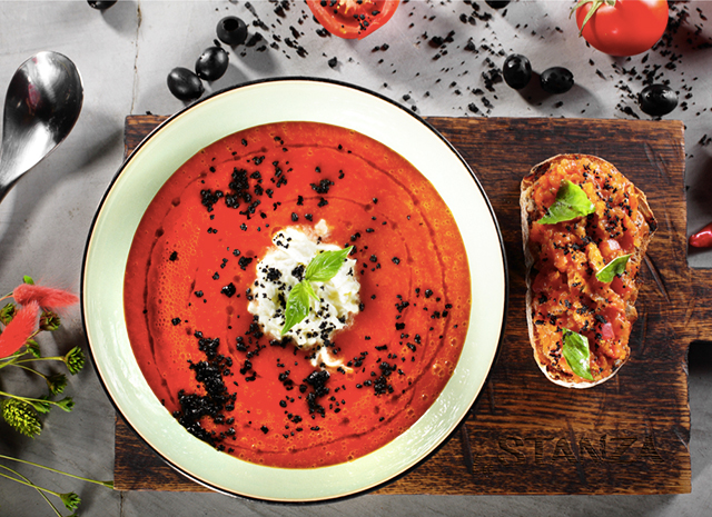 Фото - Праздничное блюдо: суп-пюре на основе томатов и буратты