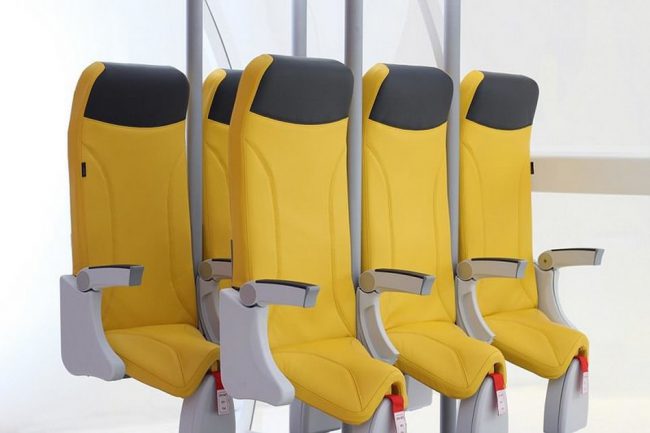 Фото - Стоячие места в самолетах: абсурд или будущее эконом-класса?