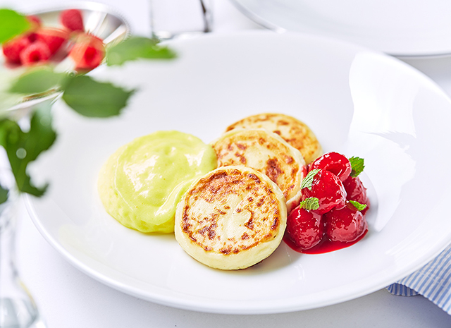 Фото - Рецепт для воскресного завтрака: сырники с лимонным кремом