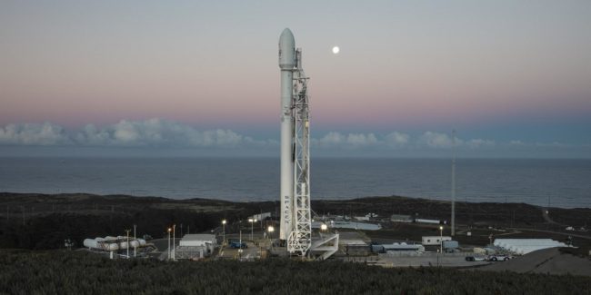 Фото - SpaceX попробует поймать часть своей ракеты с помощью гигантской сети